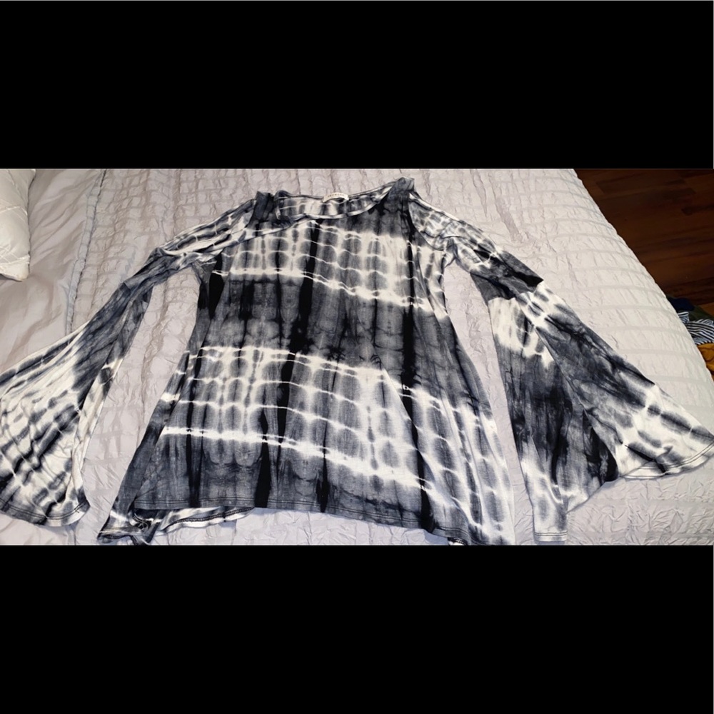 Bell long sleeve shirt